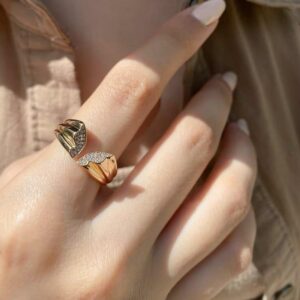 Butterfly ring adjustable